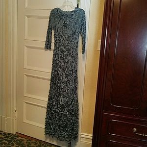 Theia gown size 4 color Ocean